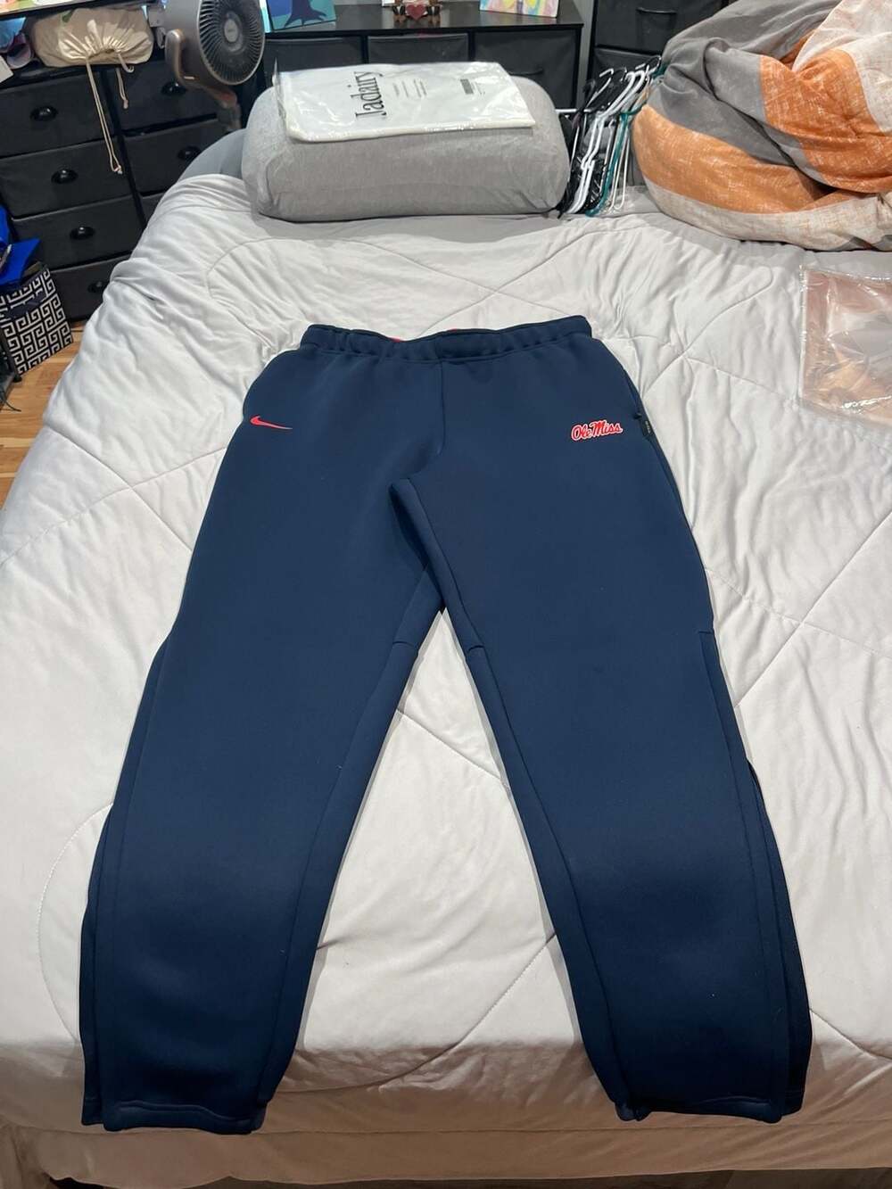 Nike Ole Miss Rebels On-Field Football Team Issued Travel Sweatpants XL
